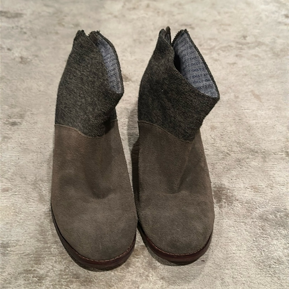 Tom’s ankle booties, suede and tweed